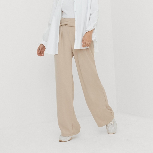 NASTY GAL Twist Detail Tailored Trouser Light Beige - Picture 1 of 3